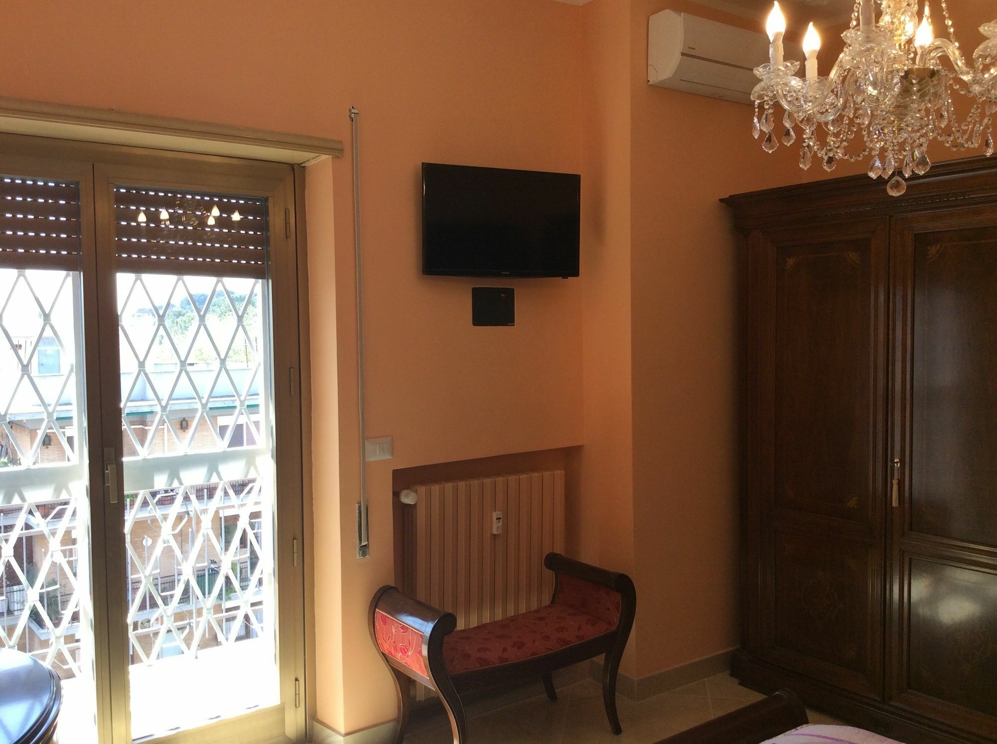 The Sun House Hotel Rome Exterior photo